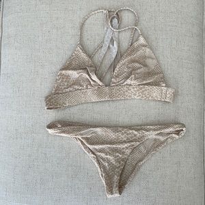 ACACIA Swimwear Top & Bottoms. Size Small